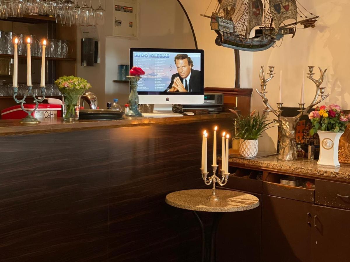 The Burgklause Boutique Hotel リンツ・アム・ライン エクステリア 写真