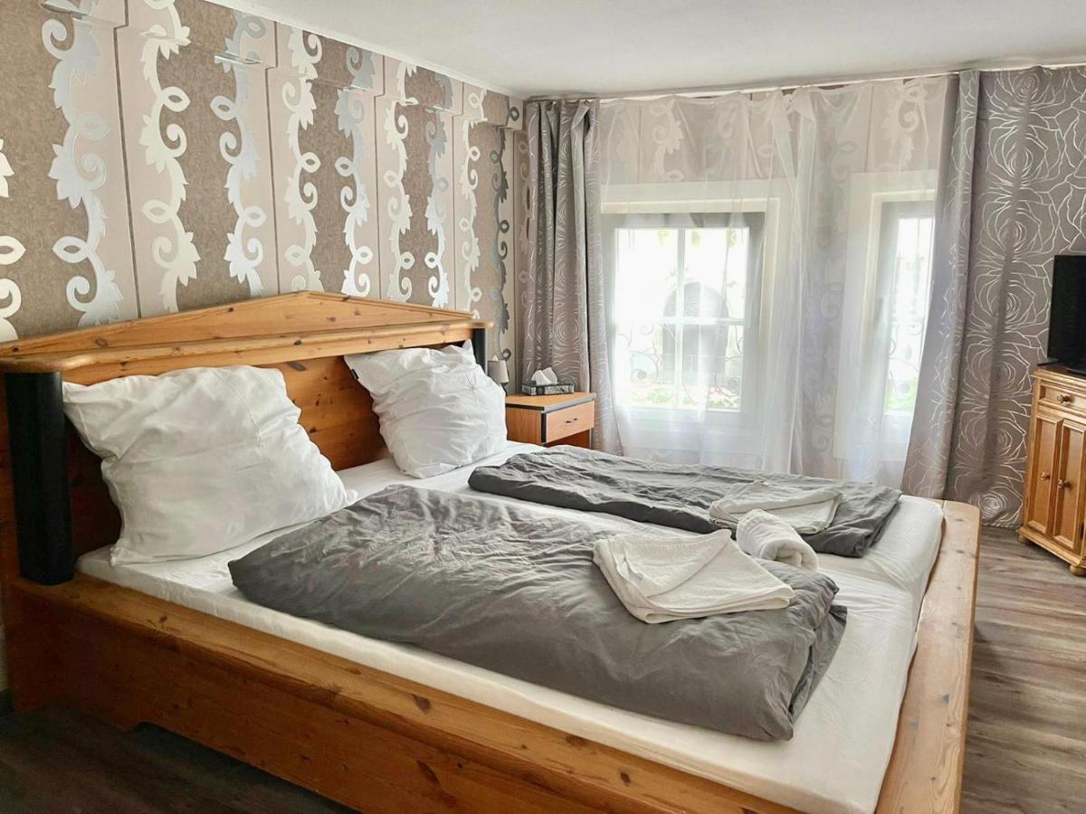 The Burgklause Boutique Hotel リンツ・アム・ライン エクステリア 写真