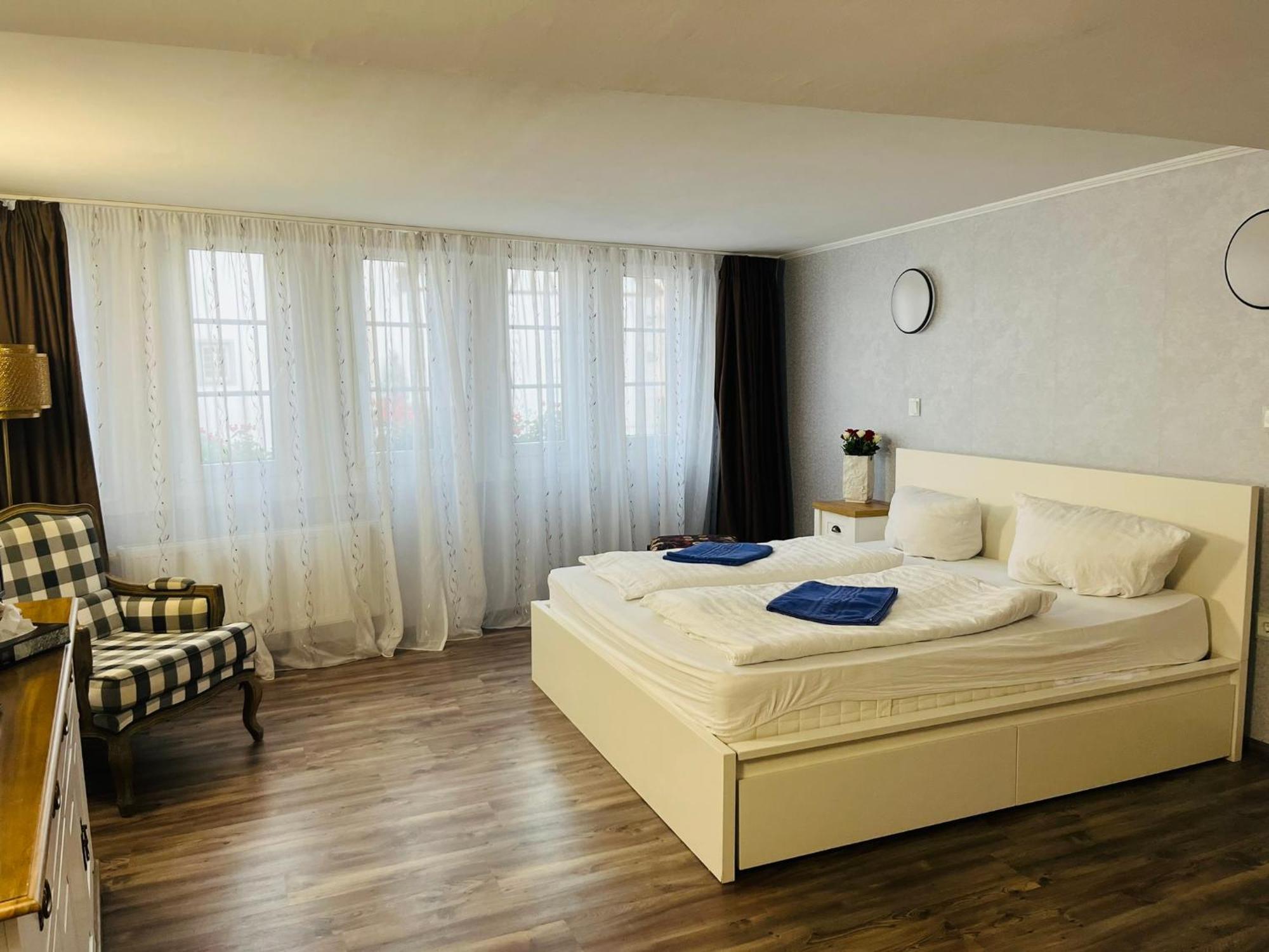 The Burgklause Boutique Hotel リンツ・アム・ライン エクステリア 写真